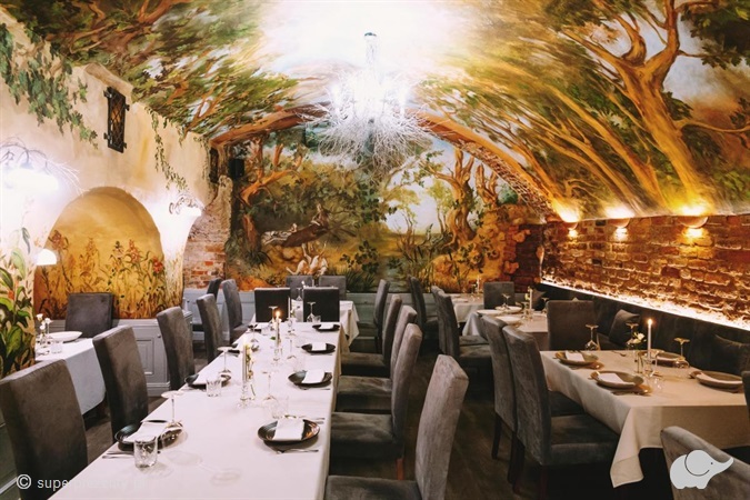 Restauracja Ratuszova Romantyczna kolacja w Restauracji Ratuszova