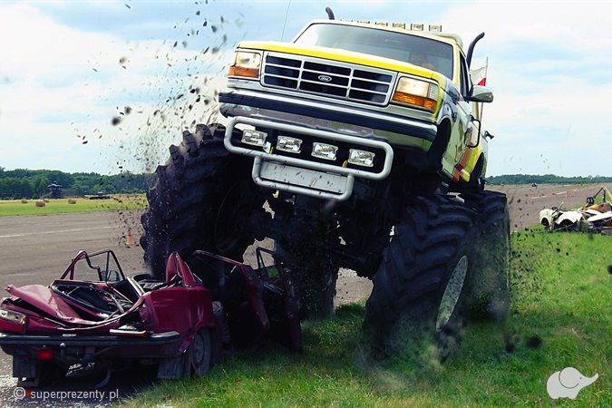 Mistrzowie imprez Tratowanie wraków Monster Truck