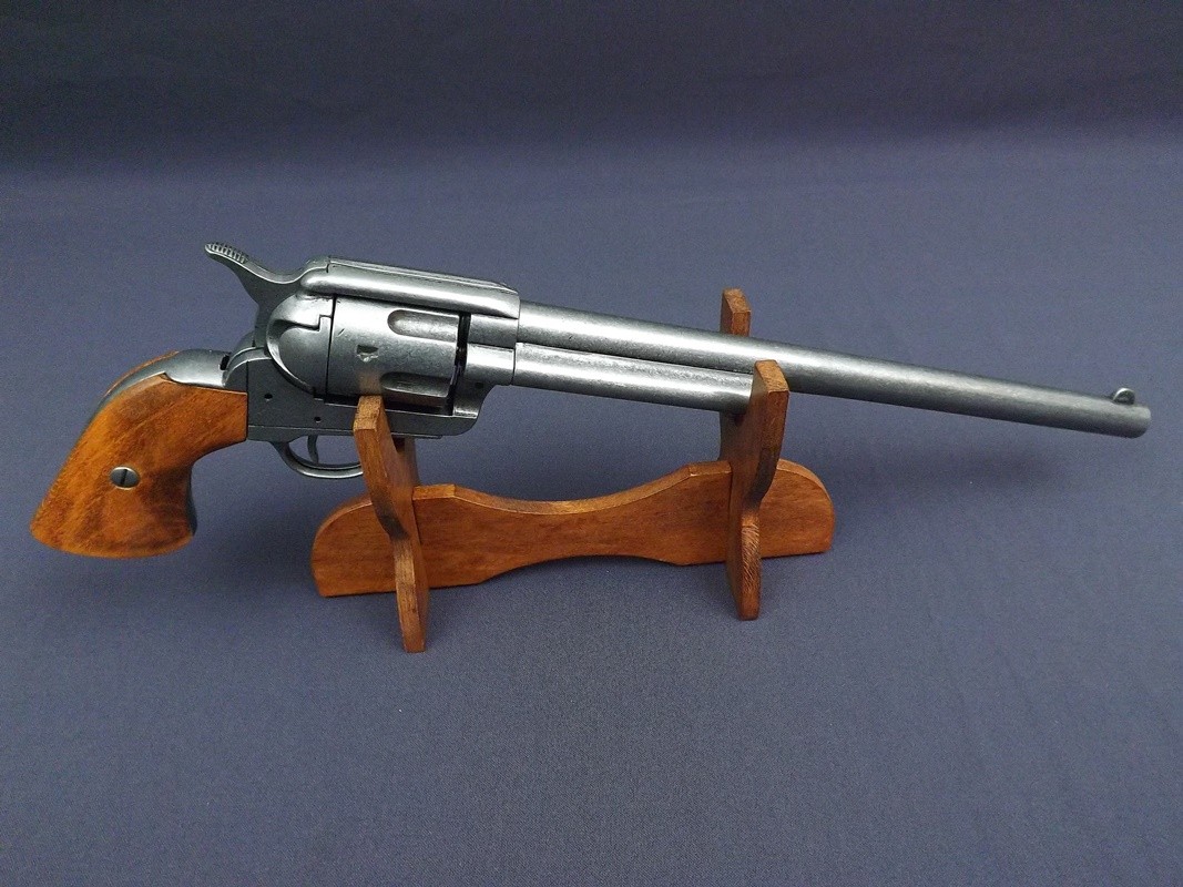 REPLIKA REWOLWER COLT.45 S.COLT NA STOJAKU DENIX MODEL 1303+801