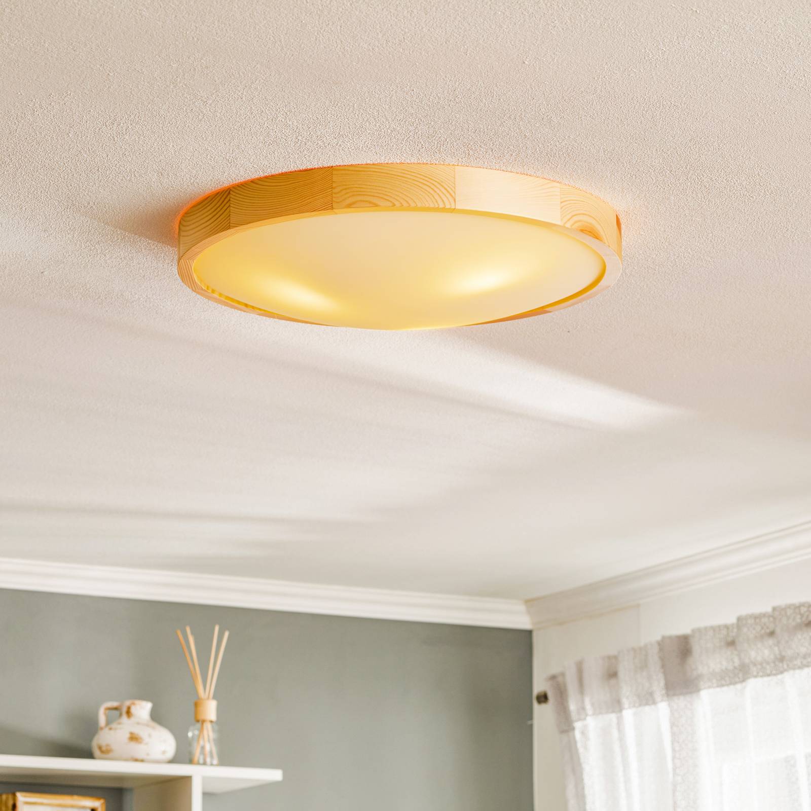 Lampa sufitowa Zeus z drewna, sosna, Ø 47 cm