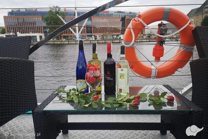 Holiday szczecin Rejs katamaranem wraz z degustacją win - Szczecin