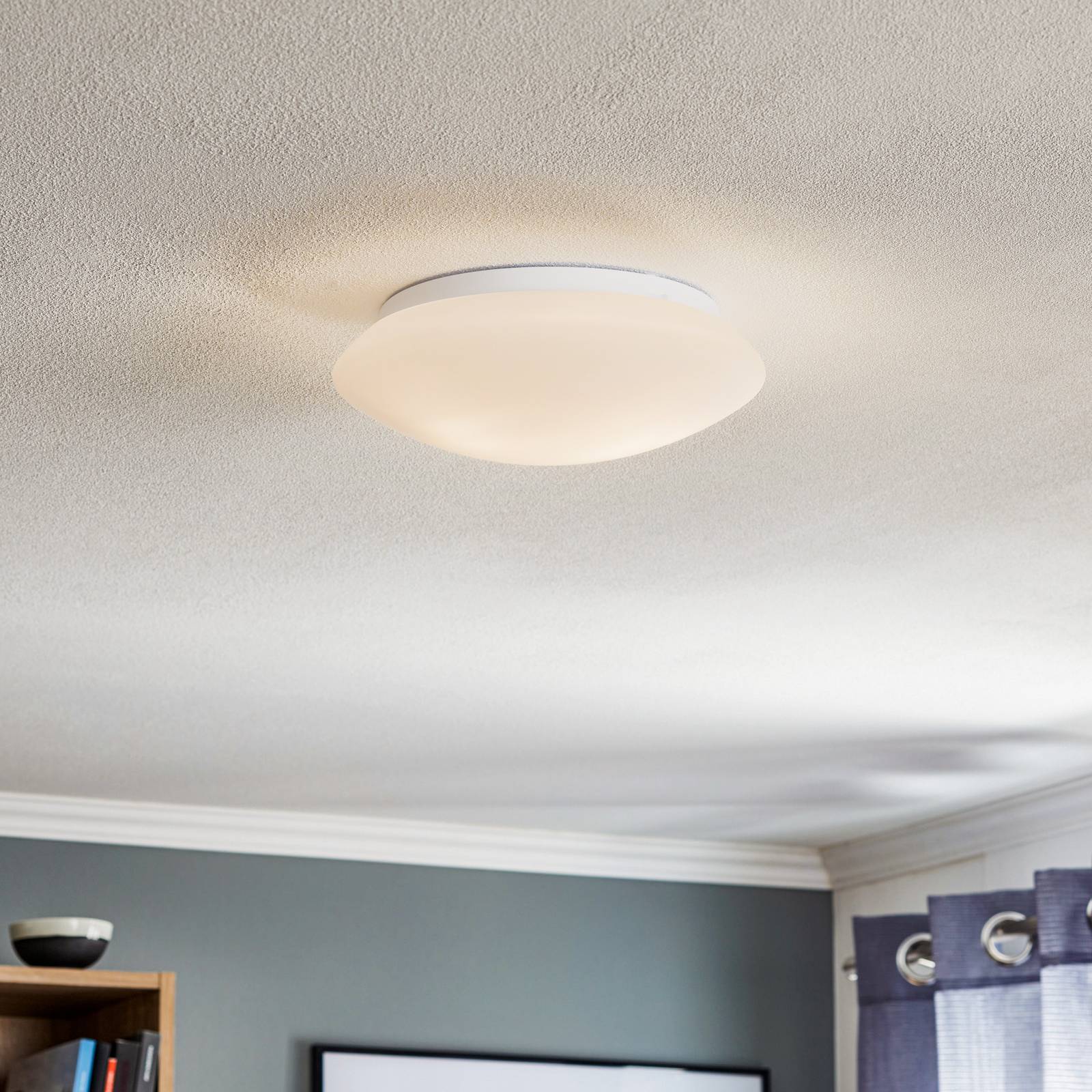 Lampa sufitowa Gjovik białe szkło opalowe Ø 30 cm