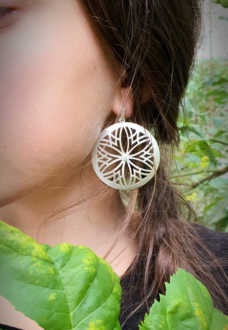 Venus Galeria Kolczyki srebrne białe - Ażurowe koła II