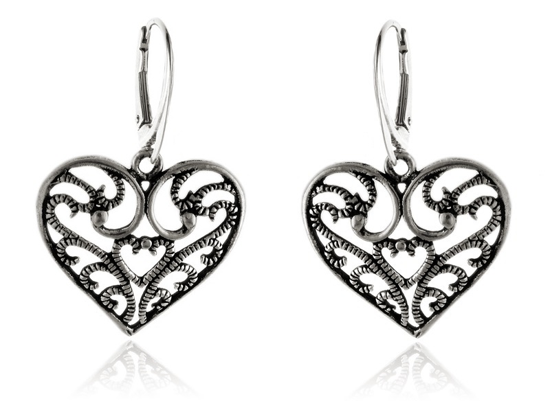 Eleganckie wiszące oksydowane srebrne kolczyki ażurowe serca serduszka heart srebro 925 K3116