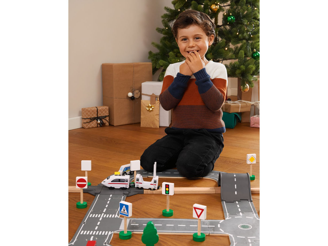 PLAYTIVE PLAYTIVE Zestaw drewnianych pojazdów, 1 komplet (Pojazdy budowlane) 4055334264198