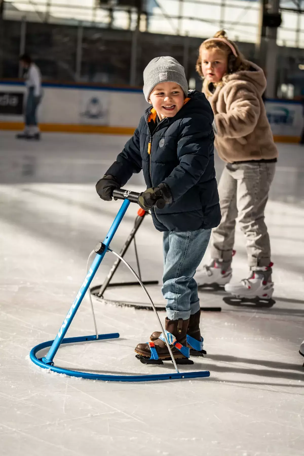 Stojak do nauki jazdy na łyżwach NIJDAM Frosty Glider