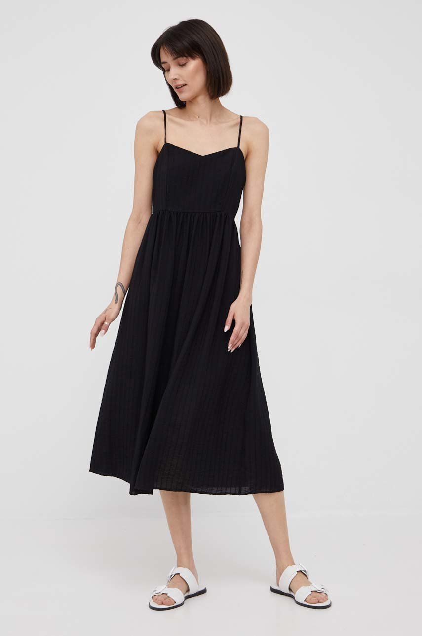Sukienki - Sisley sukienka kolor czarny midi rozkloszowana - grafika 1