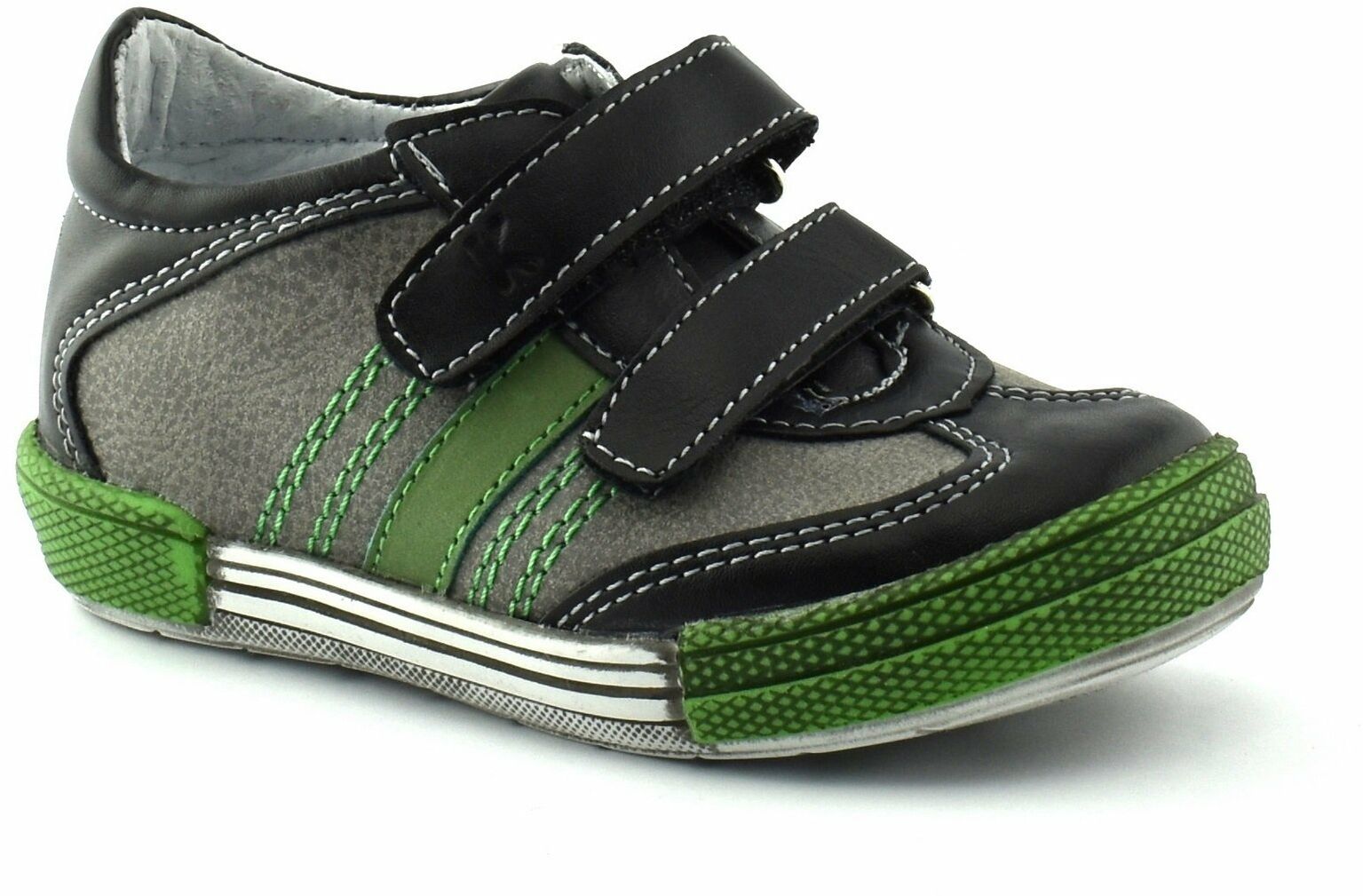 Niskie półbuty dla chłopca Kornecki 04881