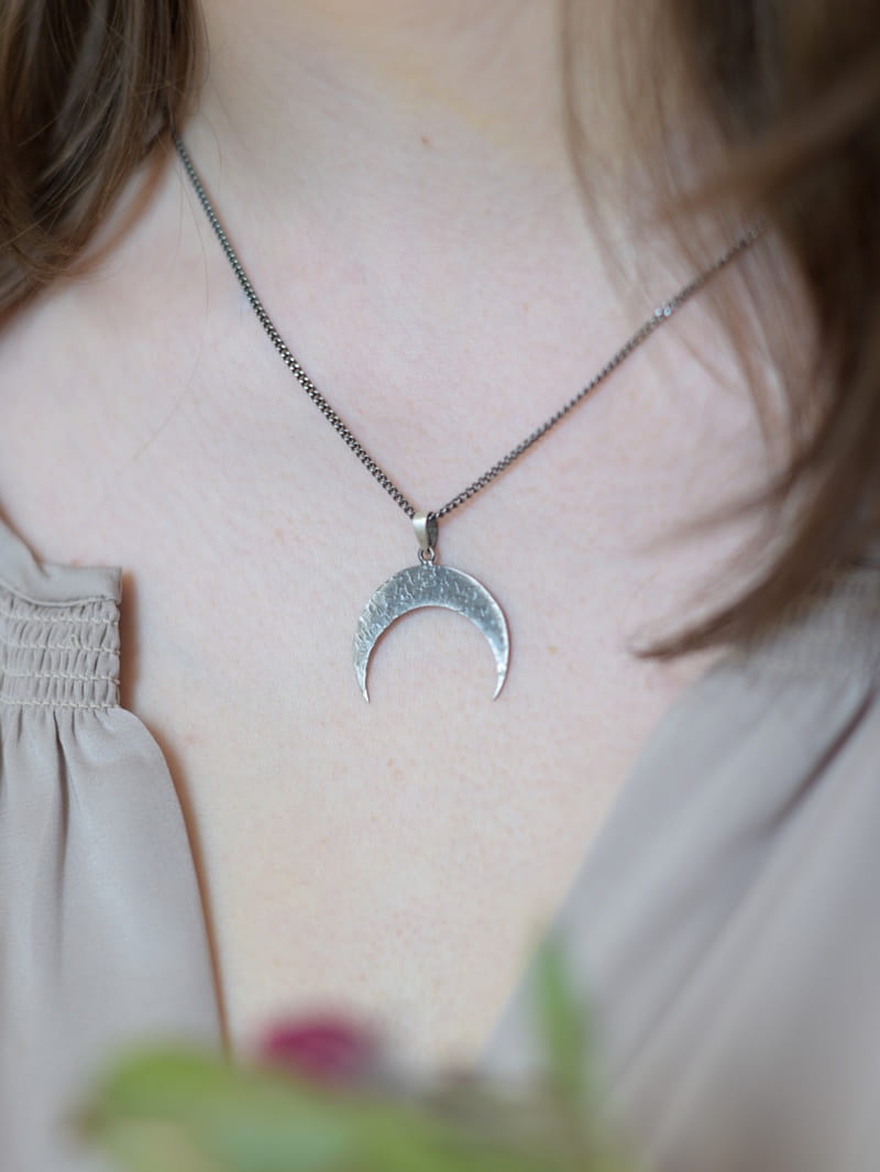 Półksiężyc II - zawieszka srebrna oksydowana