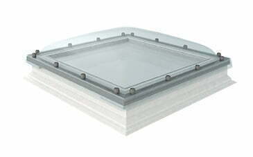 Okno wyłazowe do płaskiego dachu DRC-M P2 Fakro z matową kopułą 80FP05