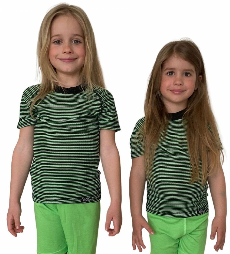 COOL kolorowy T-shirt dziecięca .110 .zielono-czarne paski