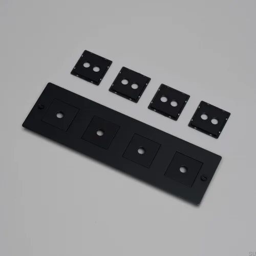 Ramka z wypełnieniem pozioma 4G Wall Plate Czarna Standard europejski