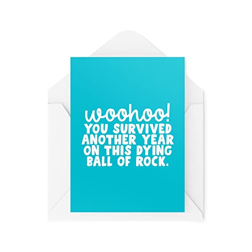 Śmieszne nowości kartki okolicznościowe | Woohoo You Survived Another Year | Urodziny najlepszego przyjaciela mamy taty brata siostry przekomarzanie się zabawny żart | CBH1314