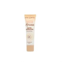 Miss Sporty Insta Mousse Matte Foundation 30 ml Matujący podkład do twarzy 002 Sand