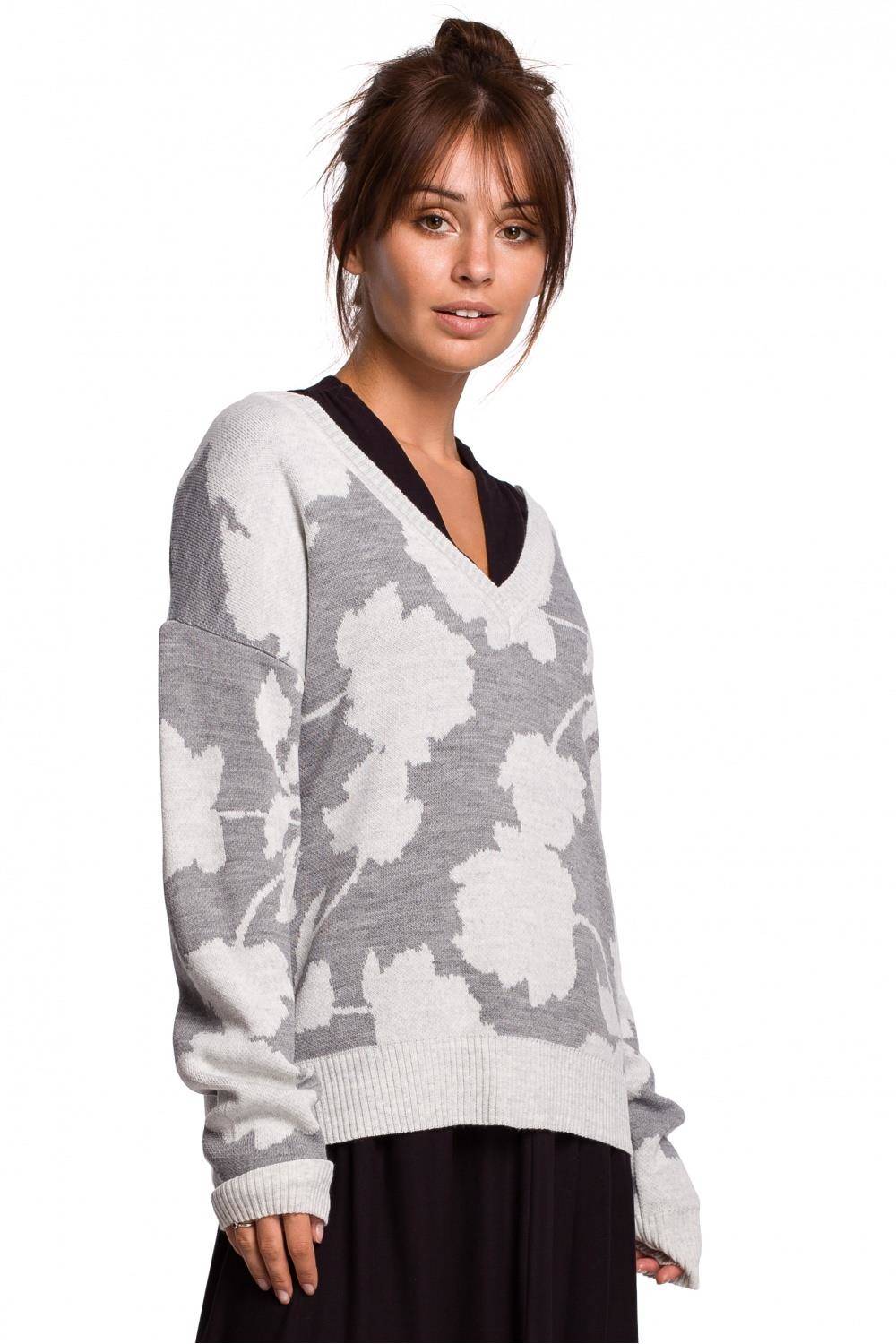 Lekki sweter z dekoltem V i wzorem w kwiaty - SukienkiShop