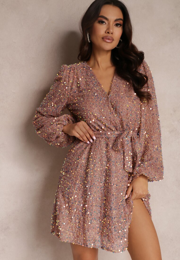 Różowa Sukienka Cekinowa z Kopertowym Dekoltem Voodek