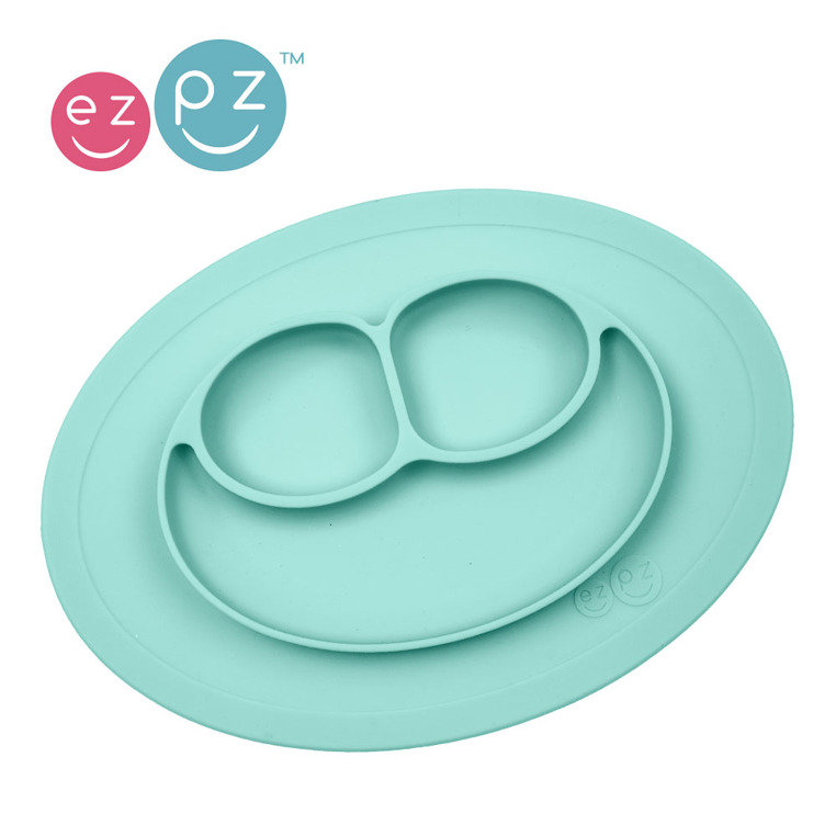 EZPZ Silikonowy talerzyk z podkładką mały 2w1 Mini Mat pastelowy niebieski EUMMA001