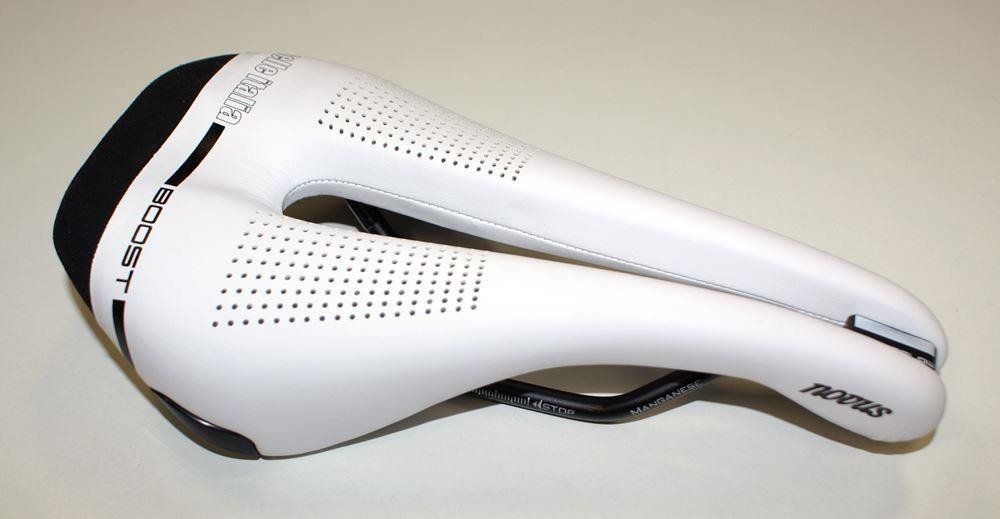 Selle Italia Italia Siodło ITALIA NOVUS BOOST TM SUPERFLOW S id match S3 manganese tube 7 duro-tek białe NEW 309587-uniw