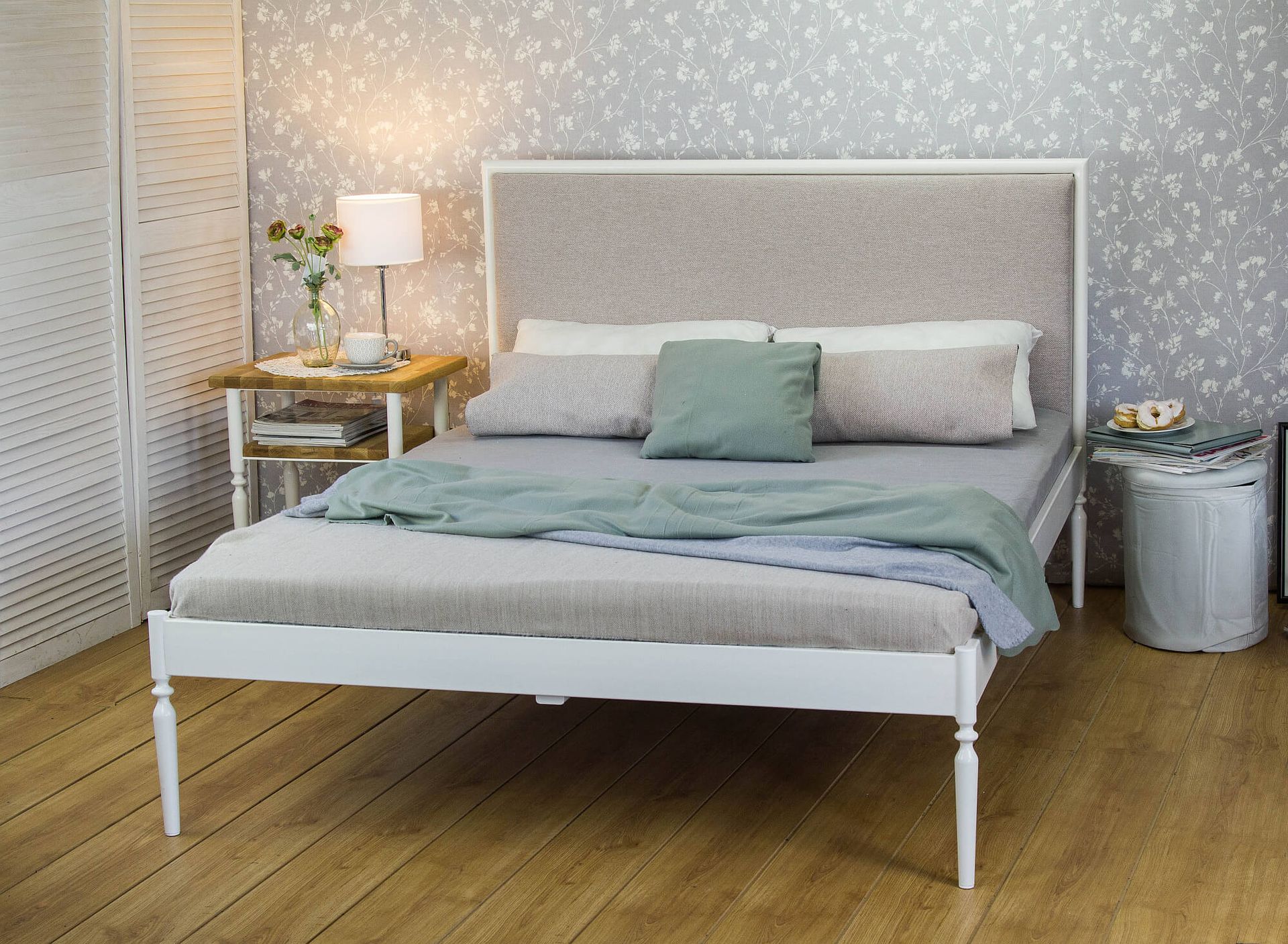 Łóżko metalowe tapicerowane 