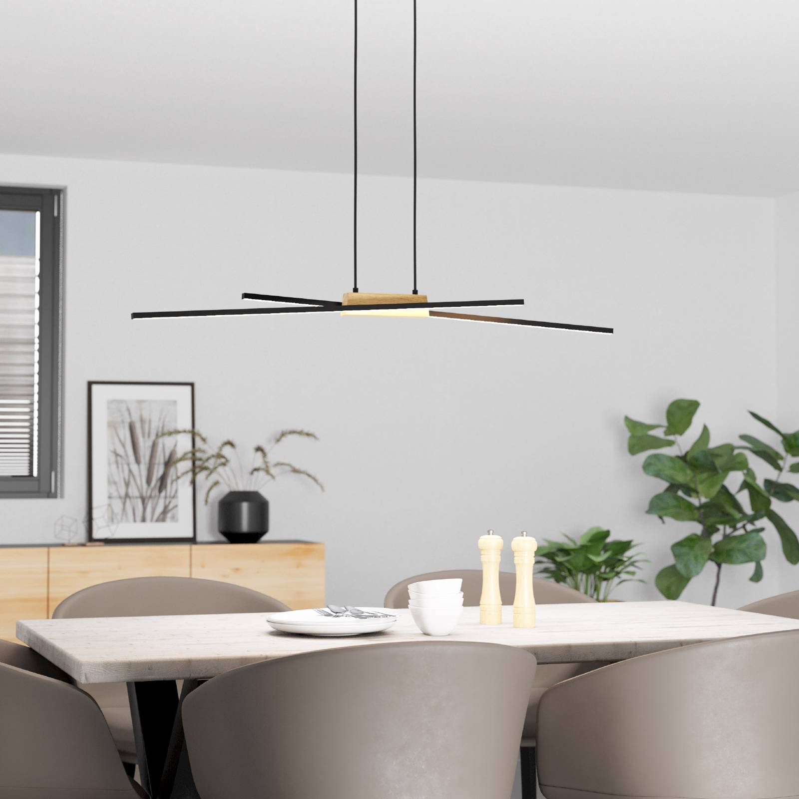 Lampa wisząca LED Panagria, czarna detale z drewna