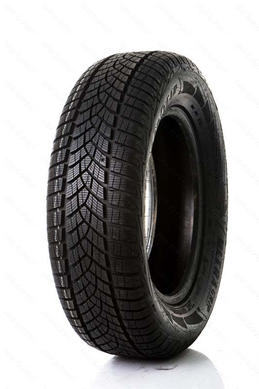 Goodyear UltraGrip Performance+ 215/50R18 92V