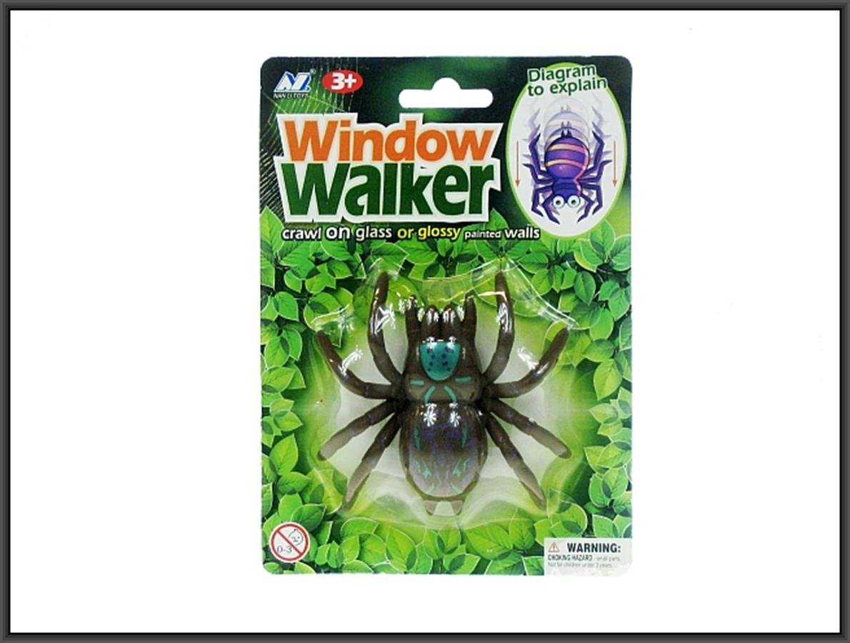 Pająk tarantula chodzący po szybie Halloween 10p