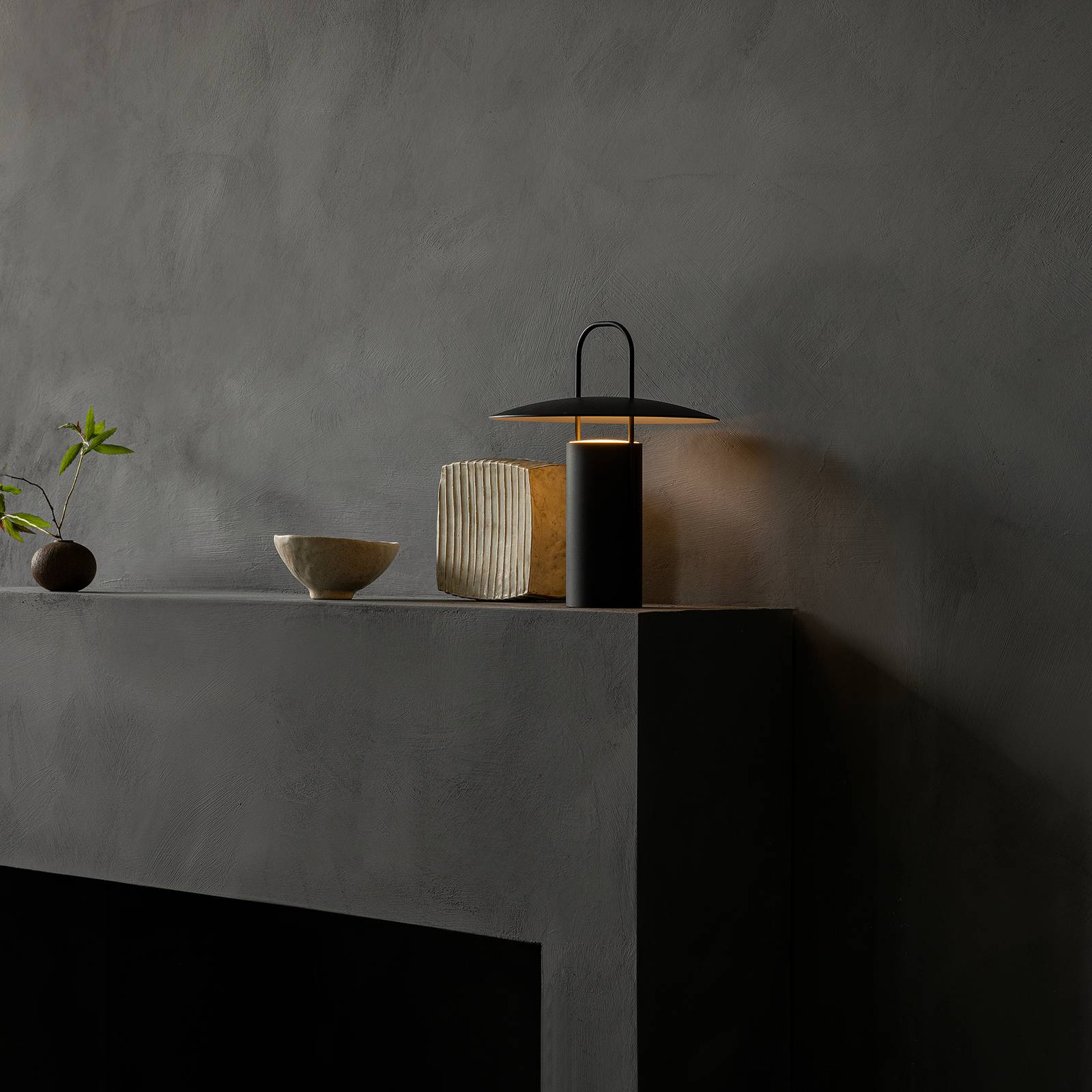 Menu Ray lampa stołowa LED, przenośna, czarna