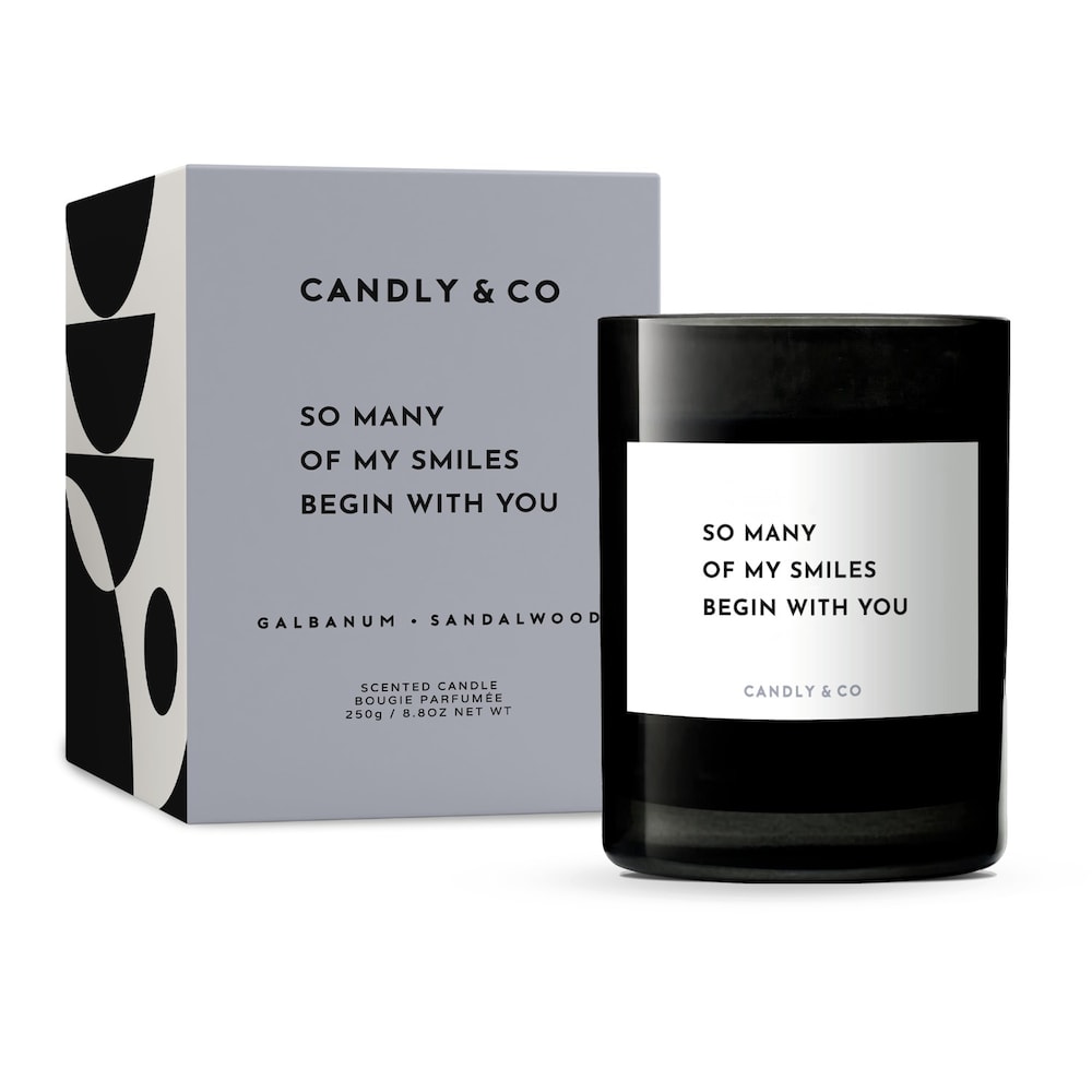 Candly&Co Świeca No.6 So many of my smiles begin with you 250.0 g
