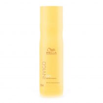 Wella Professionals Professionals Invigo Sun delikatny szampon do włosów narażonych na szkodliwe działanie promieni słonecznych 250 ml