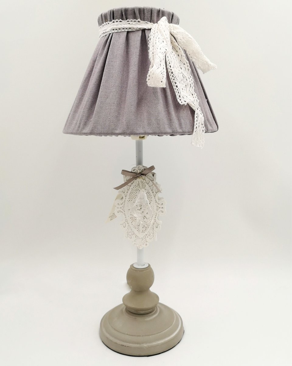 Lampka w stylu prowansalskim koronka kryształek 42,5x20 cm