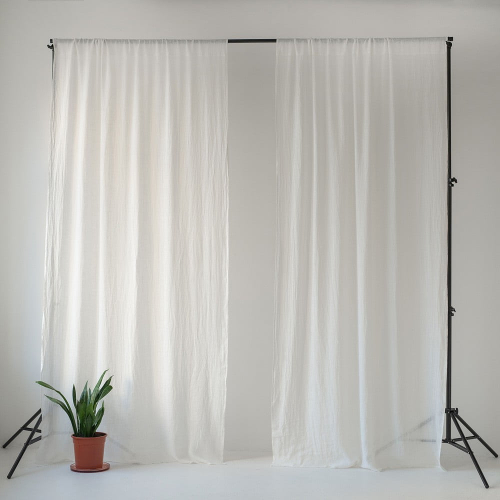 Biała lekka lniana zasłona z przeszyciem tunelowym Linen Tales Daytime, 250 x 130 cm