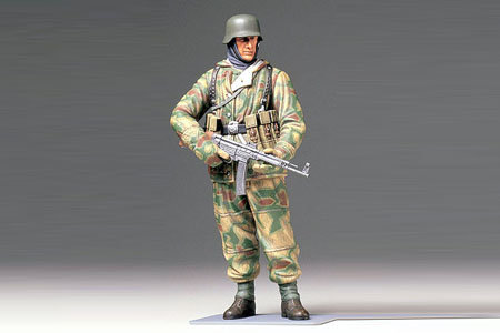 TAMIYA WWII German Infantryman ZAREK039371