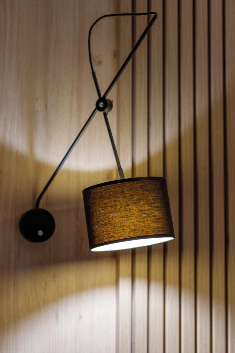 Lampa ścienna Viper z elastyczną podstawą, czarna