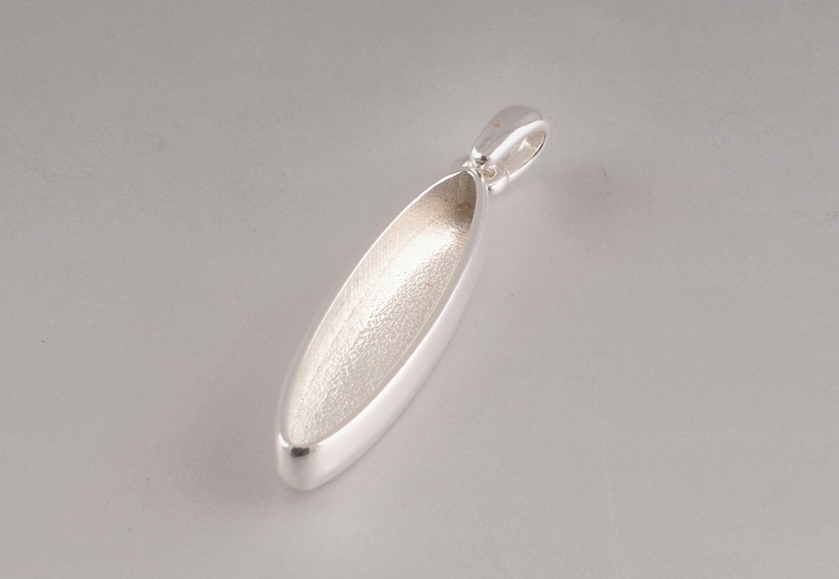 The Clay and Paint Factory SA Zawieszka, Długi owal