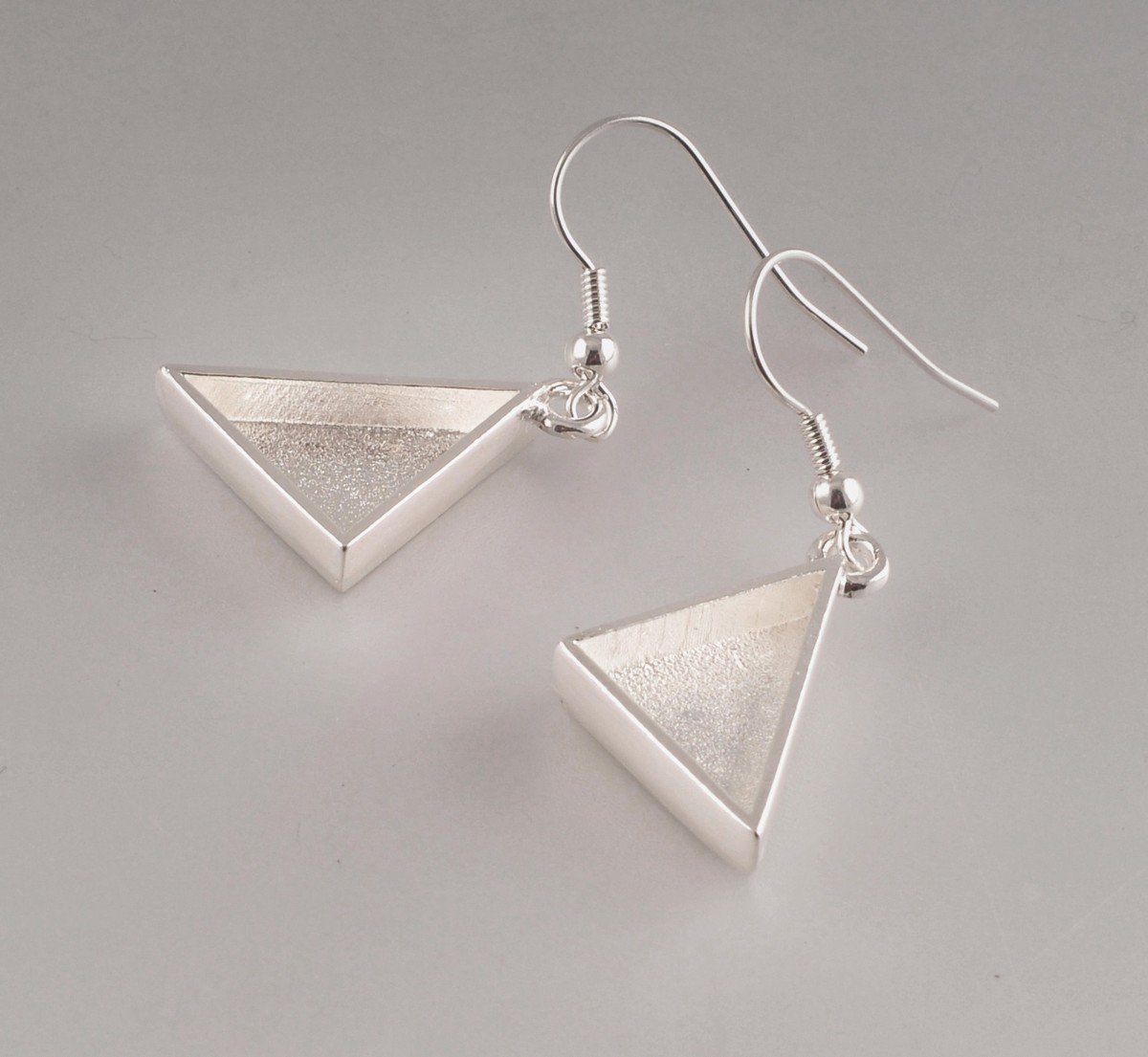 The Clay and Paint Factory SA Kolczyki trójkątne