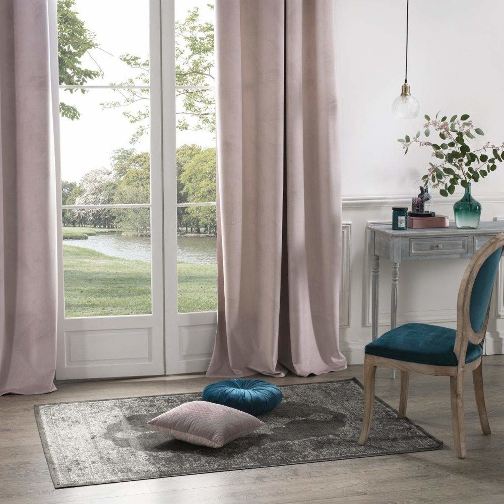 Atmosphera Zasłona okienna w kolorze jasnego różu wykonana z poliestru to idealna ozdoba domowego wnętrza