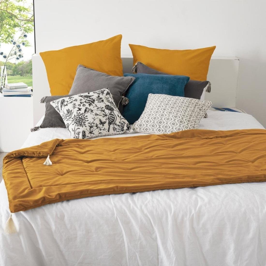 Atmosphera Narzuta na łóżko welurowa 80 x 180 cm kolor żółty 164071R