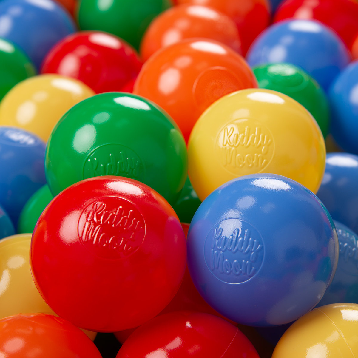 KiddyMoon Plastikowe piłeczki 6cm żółty-zielony-niebieski-czerwony-pomarańcz 100/6cm