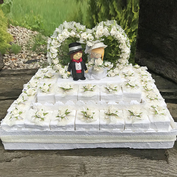 Tort wykonany z pudełeczek 34REC45-4T1-WD2