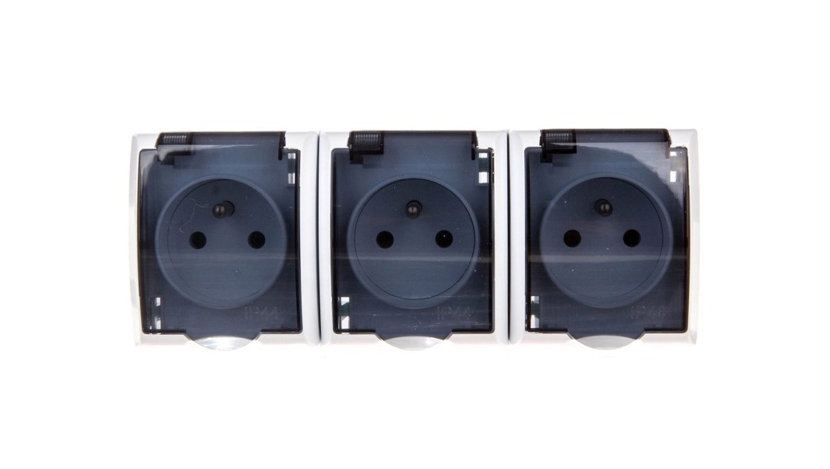 Ospel Gniazdo potrójne z uziemieniem, BIAŁY - wieczko w kolorze dymnym GNH-3HZ/00/d