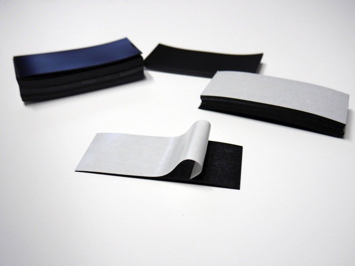 Naklejki magnetyczne kwadratowe 110 mm x 45 mm, grubość 0,7mm - 50 sztuk