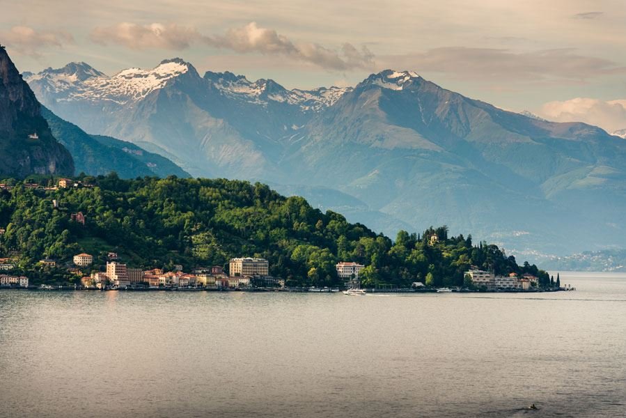 Plakat, Kajak na jeziorze Como, 70x50 cm