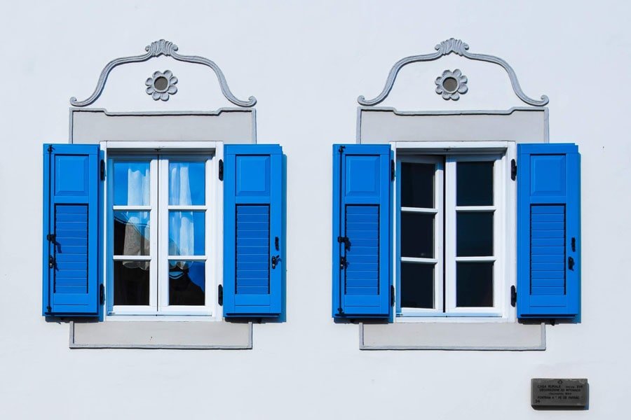 Plakat, Niebieskie okiennice, 59,4x42 cm