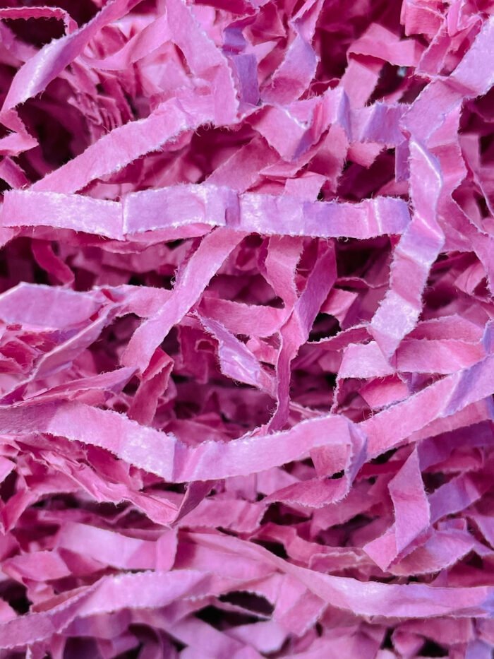 WYPEŁNIACZ PAPIEROWY prezent ciemno-różowy 100g