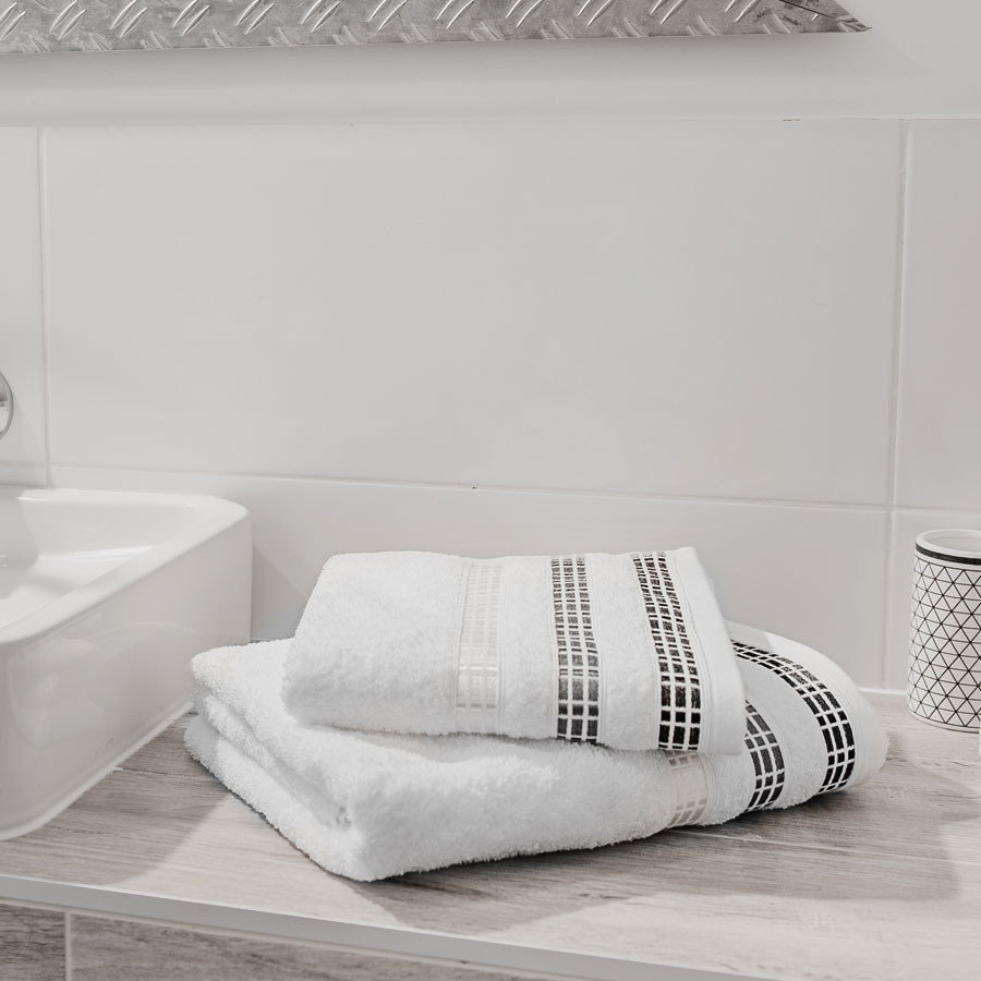 Markizeta Ręcznik Luxury kolor biały LUXURY/RB0/102/070140/1