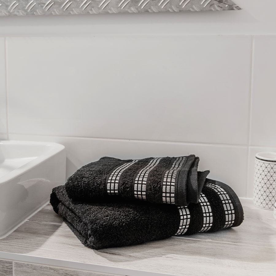 Markizeta Ręcznik Luxury kolor czarny LUXURY/RB0/156/070140/1