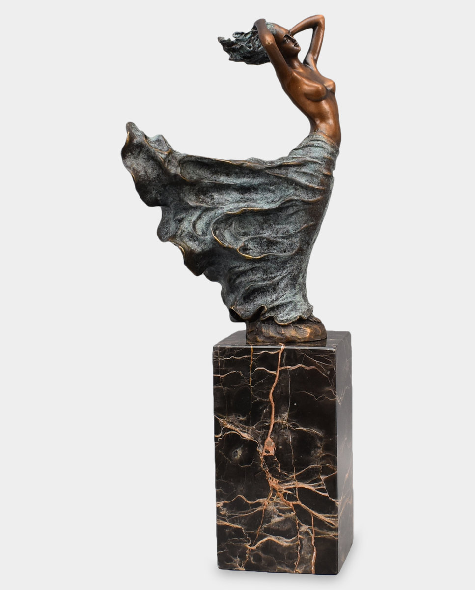 Kobieta w Zwiewnej Spódnicy Rzeźba z Brązu / Rzeźby z brązu