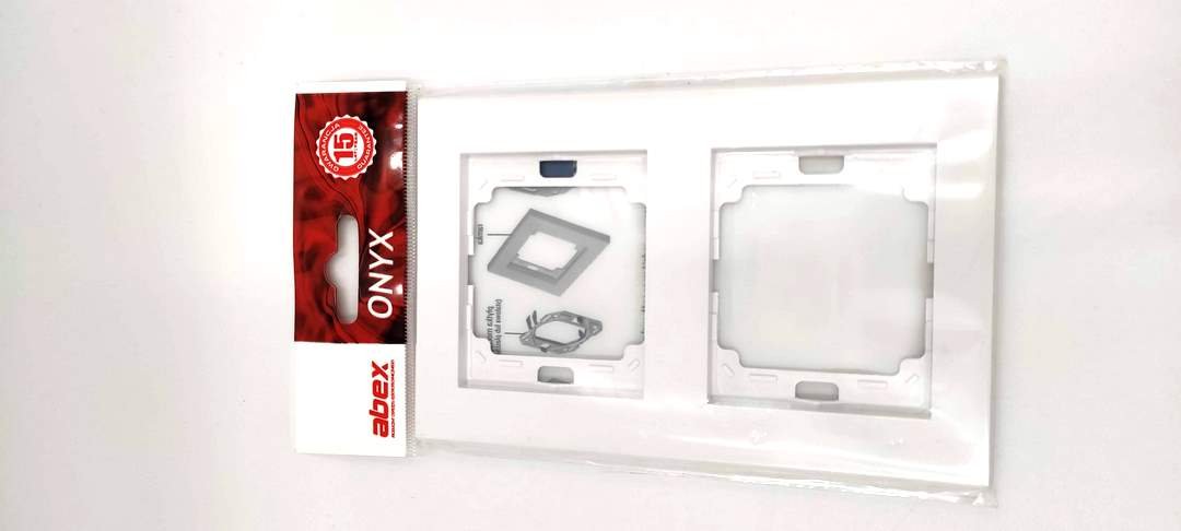 Ramka podwójna biały ONYX pionowa
