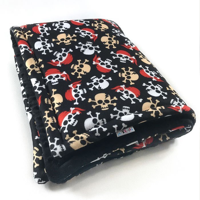 Koc dla psa premium Piraci, mata, pled dla psa w pirackie czaszki polar Minky-65x75 cm