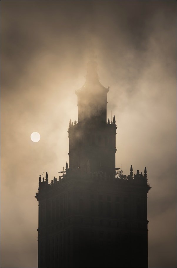 Warszawa Pałac we mgle - Plakat premium 40x50 cm